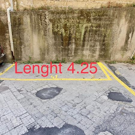 Hostly - Vittoria House - Near The Center With Private Parking Appartamento Napoli Esterno foto