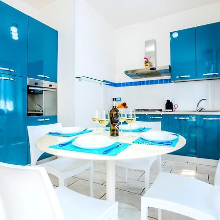 Hostly - Vittoria House - Near The Center With Private Parking Appartamento Napoli Esterno foto
