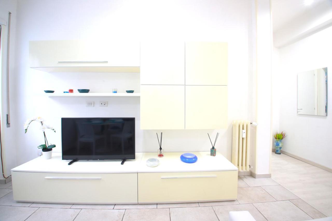 Hostly - Vittoria House - Near The Center With Private Parking Appartamento Napoli Esterno foto