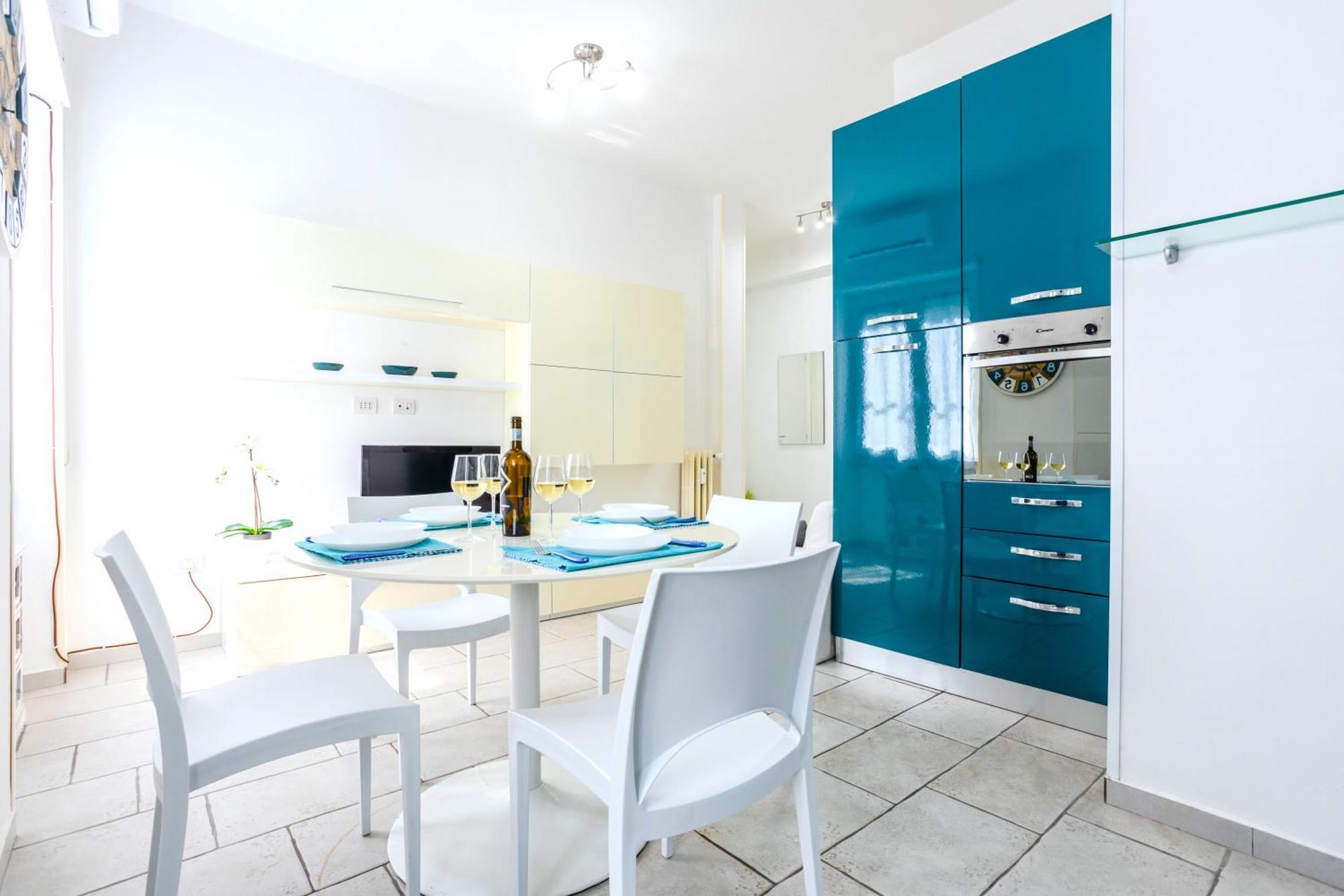 Hostly - Vittoria House - Near The Center With Private Parking Appartamento Napoli Esterno foto